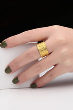 Carregar imagem no visualizador da galeria, Textured Thick Band Ring
