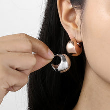 Carregar imagem no visualizador da galeria, Stainless Steel Moon Shape Earrings
