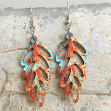 Carregar imagem no visualizador da galeria, Leaf Shape Wooden Dangle Earrings
