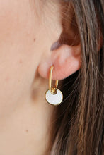 Carregar imagem no visualizador da galeria, Copper White Mother-Of-Pearl Drop Earrings
