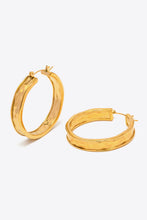 Carregar imagem no visualizador da galeria, Hammered Stainless Steel Hoop Earrings
