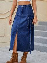 Carregar imagem no visualizador da galeria, Slit Pocketed High Waist Denim Skirt
