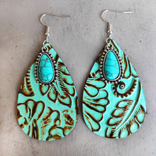 Carregar imagem no visualizador da galeria, Artificial Turquoise Teardrop Earrings
