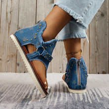 Carregar imagem no visualizador da galeria, Studded Raw Hem Flat Sandals
