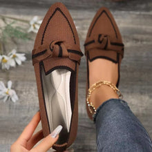 Carregar imagem no visualizador da galeria, Bow Contrast Trim Point Toe Loafers
