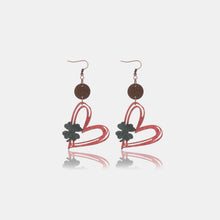 Carregar imagem no visualizador da galeria, Wood Cutout Heart Dangle Earrings
