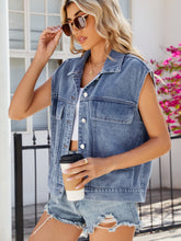 Carregar imagem no visualizador da galeria, Pocketed Button Up Sleeveless Denim Jacket
