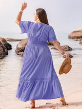 Carregar imagem no visualizador da galeria, Plus Size Lace Detail Tie Neck Short Sleeve Maxi Dress
