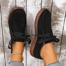 Carregar imagem no visualizador da galeria, Tied Suede Round Toe Sneakers
