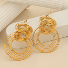 Carregar imagem no visualizador da galeria, Titanium Steel Multi-Layered Round Shape Earrings
