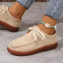 Carregar imagem no visualizador da galeria, Tied Suede Round Toe Sneakers
