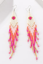 Carregar imagem no visualizador da galeria, Beaded Dangle Earrings
