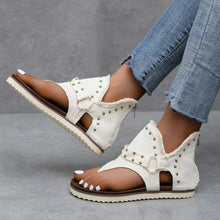 Carregar imagem no visualizador da galeria, Studded Raw Hem Flat Sandals
