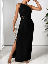 Carregar imagem no visualizador da galeria, Slit One Shoulder Sleeveless Maxi Dress
