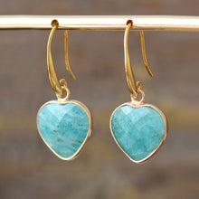 Carregar imagem no visualizador da galeria, Natural Stone Heart Drop Earrings
