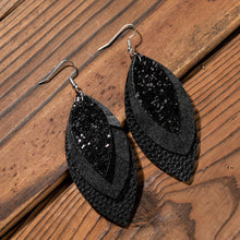 Carregar imagem no visualizador da galeria, PU Leather Drop Earrings
