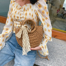 Carregar imagem no visualizador da galeria, Drawstring Straw Braided Crossbody Bag
