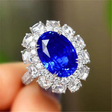 Carregar imagem no visualizador da galeria, Platinum-Plated Zircon Ring
