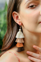 Carregar imagem no visualizador da galeria, Layered Tassel Earrings
