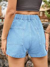 Carregar imagem no visualizador da galeria, High Waist Denim Shorts with Pockets
