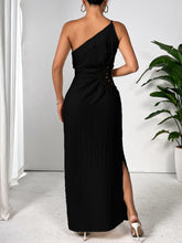 Carregar imagem no visualizador da galeria, Slit One Shoulder Sleeveless Maxi Dress
