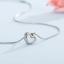 Carregar imagem no visualizador da galeria, Mother-Of-Pearl Heart Pendant Stainless Steel Necklace
