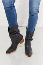 Carregar imagem no visualizador da galeria, MMShoes Better in Texas Scrunch Cowboy Boots in Navy
