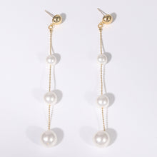 Carregar imagem no visualizador da galeria, Gold-Plated Pearl Bar Earrings
