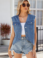 Carregar imagem no visualizador da galeria, Pocketed Button Up Sleeveless Denim Jacket
