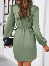 Carregar imagem no visualizador da galeria, Ruched Surplice Long Sleeve Mini Dress
