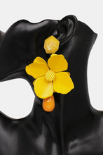 Carregar imagem no visualizador da galeria, Bloosom Flower and Teardrop Resin Dangle Earrings
