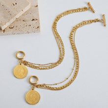 Carregar imagem no visualizador da galeria, Coin Pendant Toggle clasp 18K Gold-Plated Bracelet
