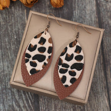 Carregar imagem no visualizador da galeria, Leaf Shape Leather Dangle Earrings
