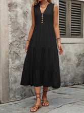 Carregar imagem no visualizador da galeria, Decorative Button Notched Sleeveless Dress
