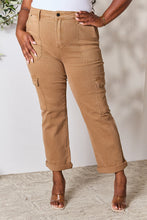 Carregar imagem no visualizador da galeria, Risen Full Size High Waist Straight Jeans with Pockets
