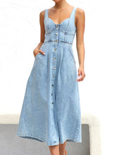 Carregar imagem no visualizador da galeria, Sweetheart Neck Wide Strap Denim Dress
