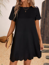 Carregar imagem no visualizador da galeria, Scalloped Hem Round Neck Short Sleeve Dress
