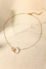 Carregar imagem no visualizador da galeria, Pearl Hoop Link Pendant Necklace
