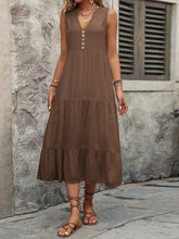 Carregar imagem no visualizador da galeria, Decorative Button Notched Sleeveless Dress
