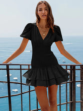 Carregar imagem no visualizador da galeria, Layered Backless V-Neck Short Sleeve Dress
