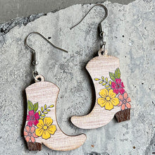 Carregar imagem no visualizador da galeria, Boots Shape Wooden Dangle Earrings
