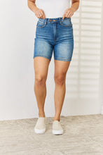 Carregar imagem no visualizador da galeria, Judy Blue Full Size Tummy Control Double Button Bermuda Denim Shorts
