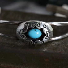 Carregar imagem no visualizador da galeria, Turquoise Open Bracelet
