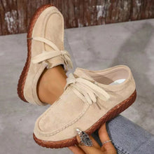 Carregar imagem no visualizador da galeria, Tied Suede Round Toe Sneakers
