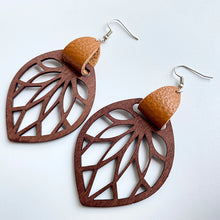 Carregar imagem no visualizador da galeria, Leaf Drop Earrings
