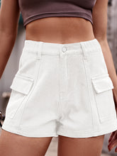 Carregar imagem no visualizador da galeria, High Waist Denim Shorts with Pockets
