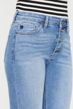 Carregar imagem no visualizador da galeria, Kancan Distressed Cat&#39;s Whiskers Button Fly Jeans
