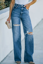 Carregar imagem no visualizador da galeria, High-Rise Distressed Raw Hem Jeans
