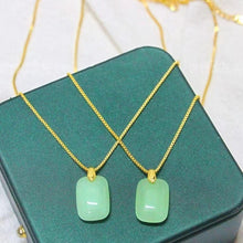 Carregar imagem no visualizador da galeria, Gold-Plated Natural Stone Pendant Necklace
