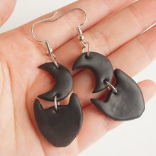 Carregar imagem no visualizador da galeria, Halloween Theme Dangle Earrings
